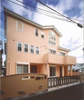 大阪市平野区瓜破　木造３階建ての２世帯住宅